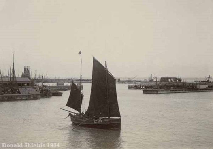 Lowestoft harbour 1904