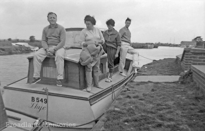 Stokesby Ferry Inn 1960s