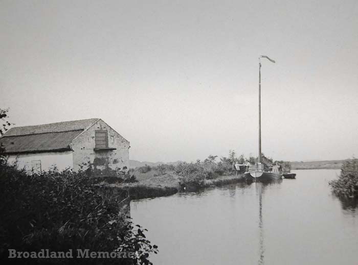 Pleasure wherry Naiade Norfolk Broads c1900