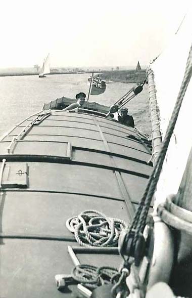 Sailing the wherry yacht Lady Edith on the Norfolk Broads